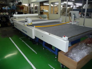 一枚切り自動裁断器